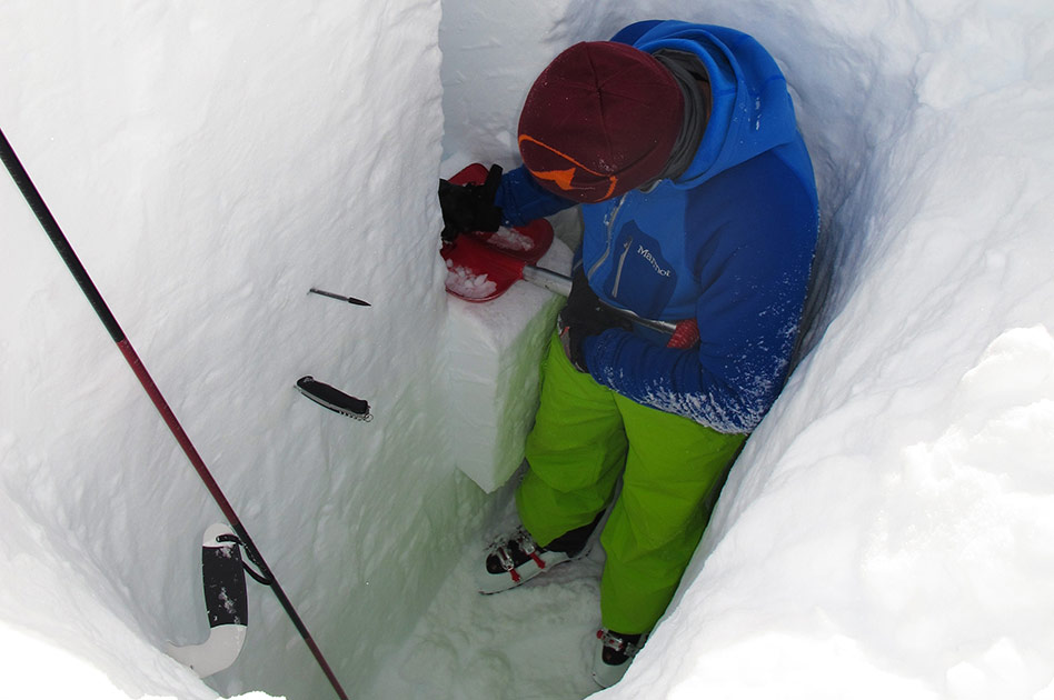 Avalanche Safety Course at Selkirk Mountain Experience